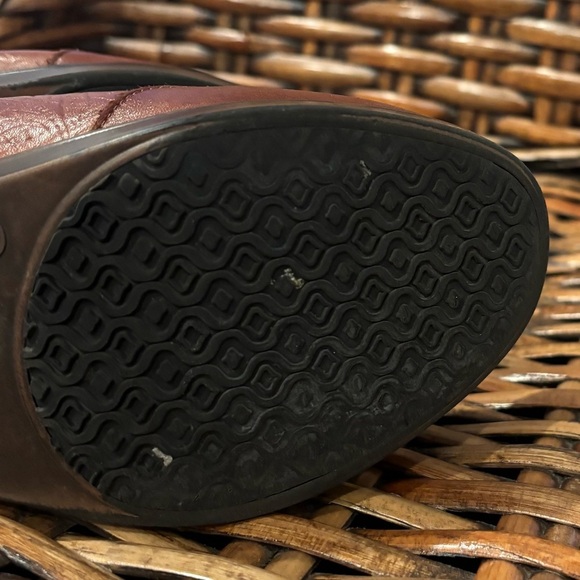 Biza Brown Embossed Leather Mules size 8.5 - Picture 4 of 9